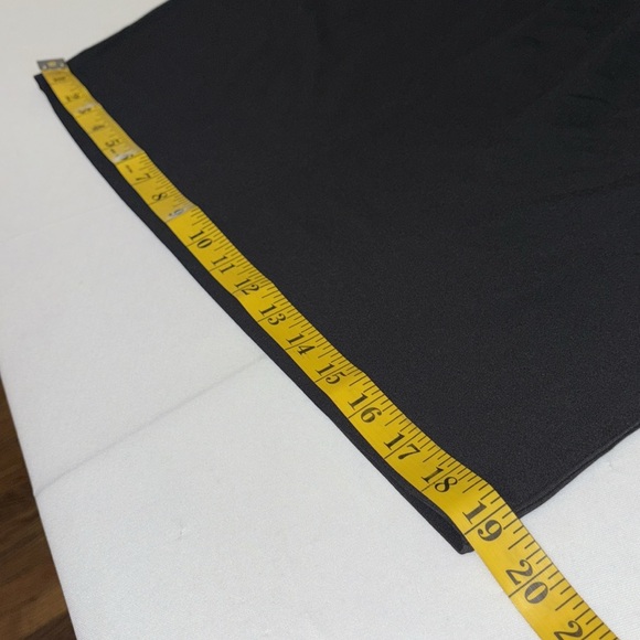 Carmen Marc Valvo blouse cold shoulder cutouts on short sleeves Size small NWT - Picture 4 of 8